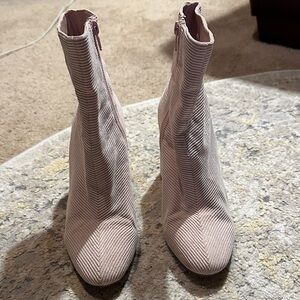 Nasty Gal Ribbed Ankle Boots - Light Pink